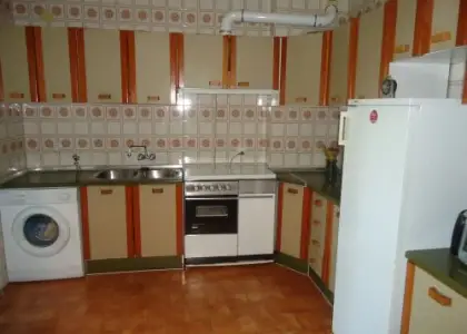 Alquiler piso de cuatro dormitorios en Barrio Residencial en Manzanares