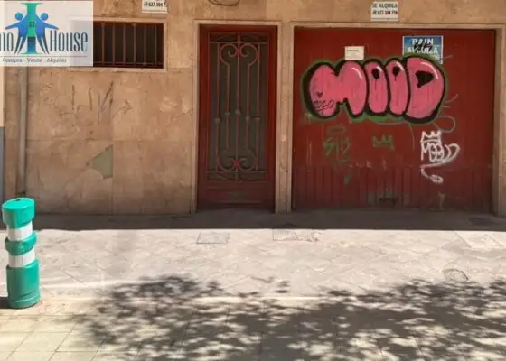 Amplio Local - Almacén en el Corazón de Albacete