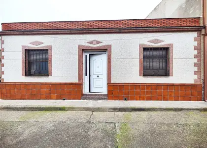 Casa con cochera en Puertollano
