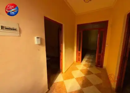 Chalet en venta en Argamasilla De Alba, Calle Avemaria, de 211 m2 con 5 dormitorios, 2 baños y plaza de garaje por 60.000 €, Ref. 0457 en Argamasilla de Alba