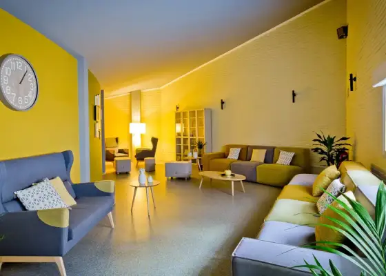 Habitación en piso compartido de 1 habitación en alquiler en Ensanche-Zabalgunea, ideal para estudiantes en Pamplona