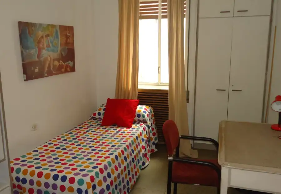 Habitación en piso compartido de 3 habitaciones en alquiler en Centro en Córdoba