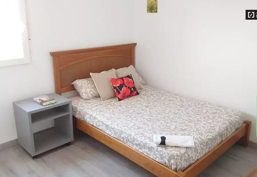 Habitación en piso compartido de 3 habitaciones en Getafe, Madrid, ideal para parejas. en Madrid