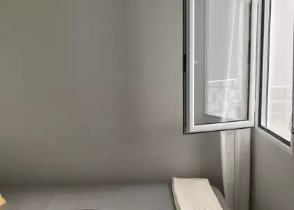 Habitación en piso compartido de 4 habitaciones en Alicante - Solo mujeres profesionales en Alicante (Alacant)