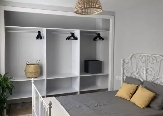 Habitación en piso compartido de 4 habitaciones en Alicante - Solo mujeres profesionales en Alicante (Alacant)