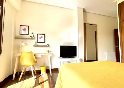Habitación en piso compartido de 5 dormitorios en alquiler en Castaños, con todos los gastos incluidos en Bilbao