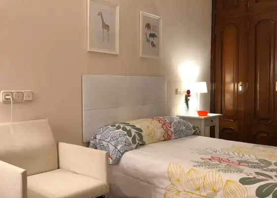 Habitación en un piso compartido de 4 habitaciones en alquiler en Indautxu, todos los gastos incluidos. en Bilbao