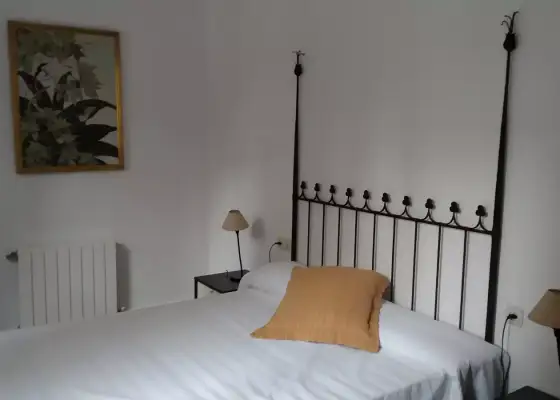 Habitación en un piso compartido de 4 habitaciones en alquiler en La Salut, gastos incluidos. en Barcelona