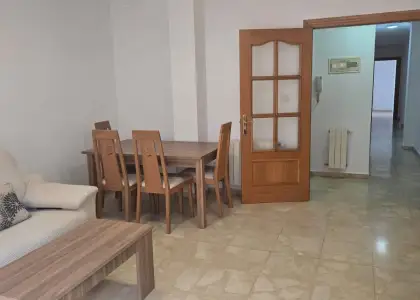 Inmohouse vende piso en zona feria-fiesta del arbol en Albacete
