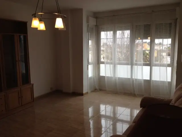 Piso en venta seminuevo con plaza de garaje en Manzanares