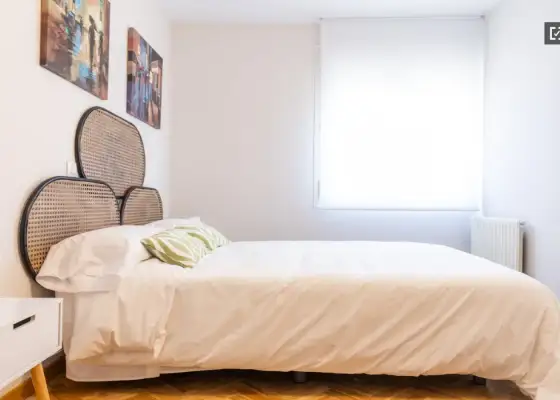 Se alquila habitación en piso compartido de 3 habitaciones en Madrid