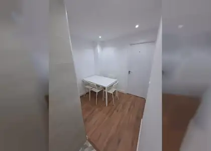 Se alquila habitación en piso compartido de 4 habitaciones en La Creu del Grau, solo chicas en Valencia