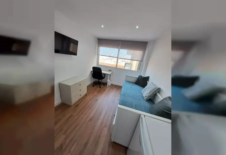 Se alquila habitación en piso compartido de 4 habitaciones en La Creu del Grau, solo chicas en Valencia