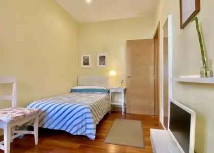 Se alquila habitación en piso compartido de 5 habitaciones en Basurtu, gastos incluidos. en Bilbao