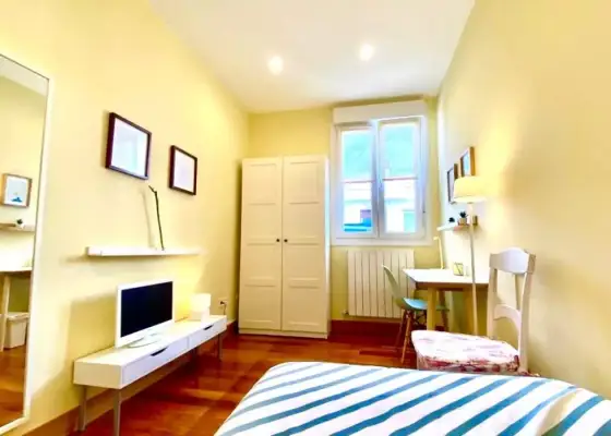 Se alquila habitación en piso compartido de 5 habitaciones en Basurtu, gastos incluidos. en Bilbao