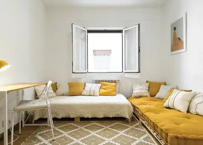Se alquila habitación en piso compartido de 5 habitaciones en Milagrosa-Arrosadia en Pamplona