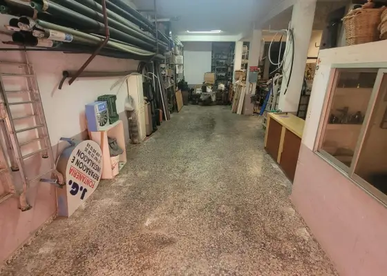 Se vende local con vado en Albacete