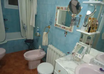 Venta de casa de dos plantas en divina pastora en Manzanares